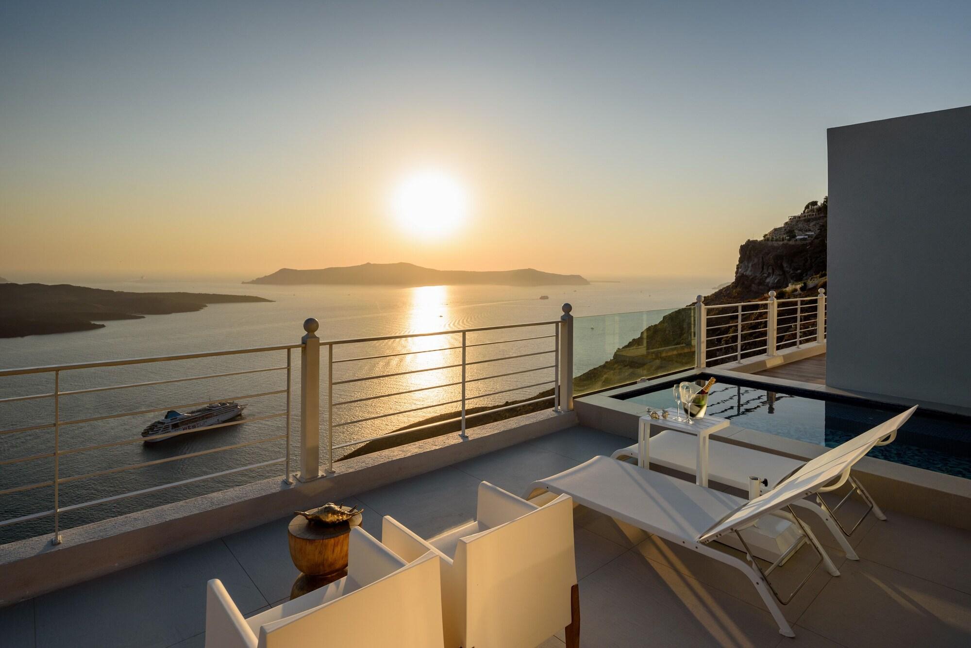 Nefeles Luxury Suites Фира Екстериор снимка