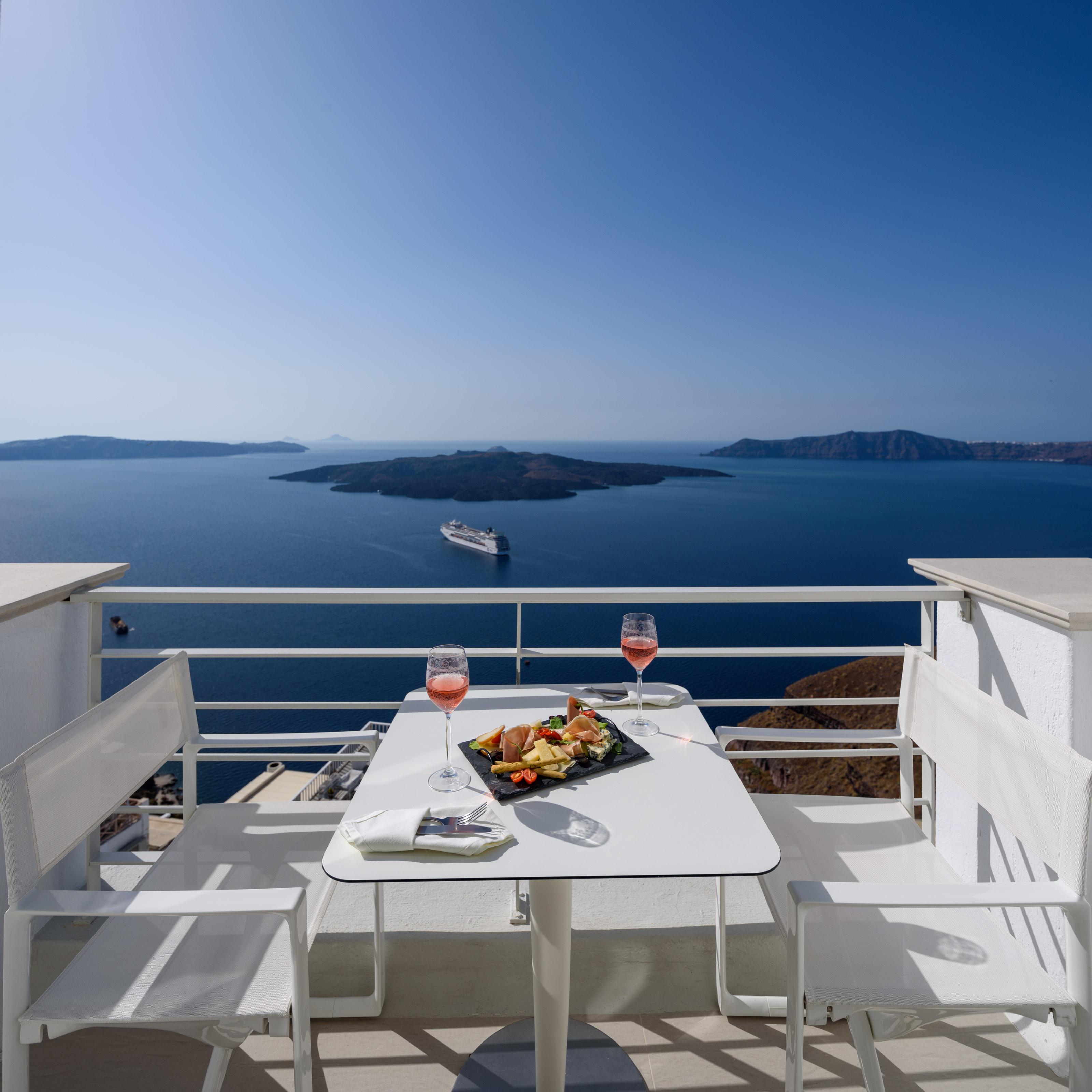 Nefeles Luxury Suites Фира Екстериор снимка