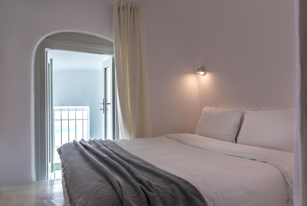 Nefeles Luxury Suites Фира Екстериор снимка